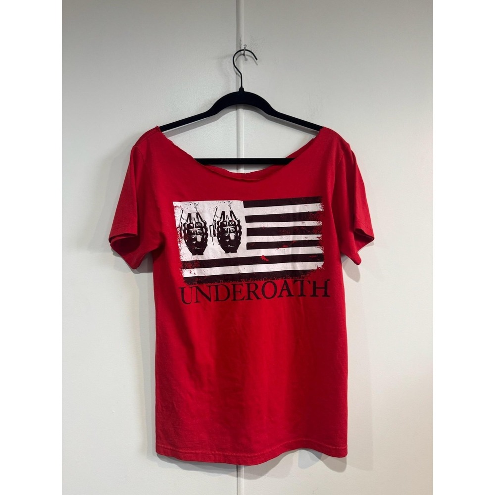 VTG Underoath Shirt Womens Small Red Off Shoulder Short Sleeve Rock Graphic Tee